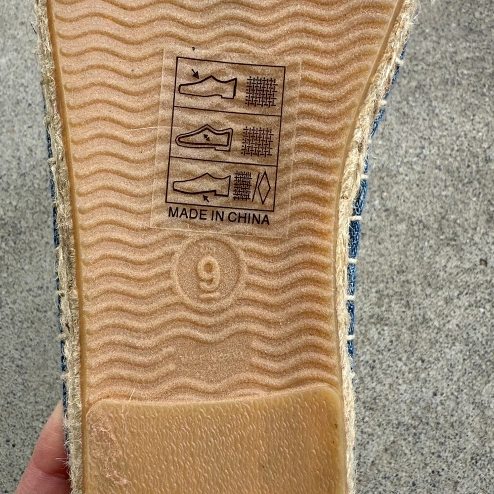 SOLUDOS Embroidered Pineapple Slip-on Espadrilles NWOB Size 9